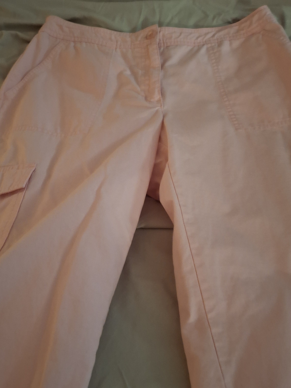 IZOD Women’s Pink Cargo Capris Pants - Picture 4 of 9